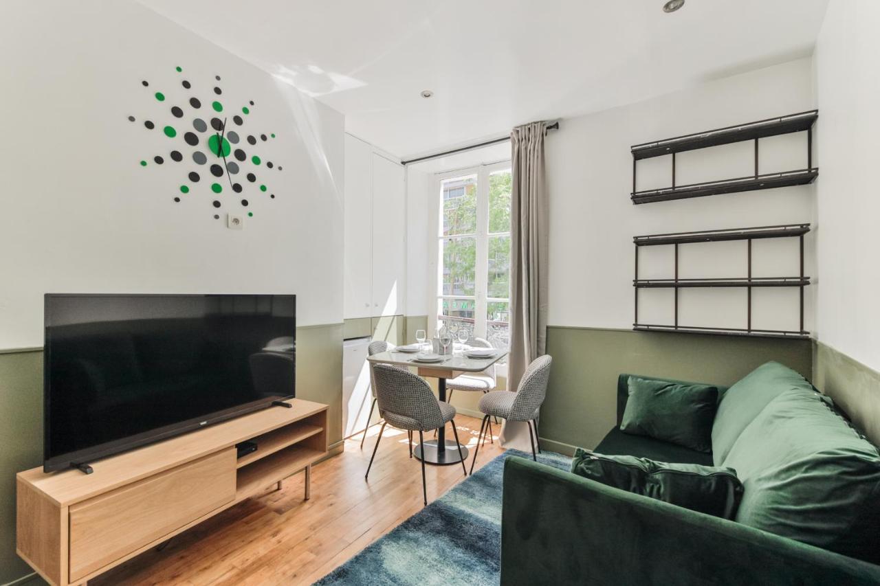 Independant Flat: Canal St Martin&Trains Stations! Paris Exteriör bild